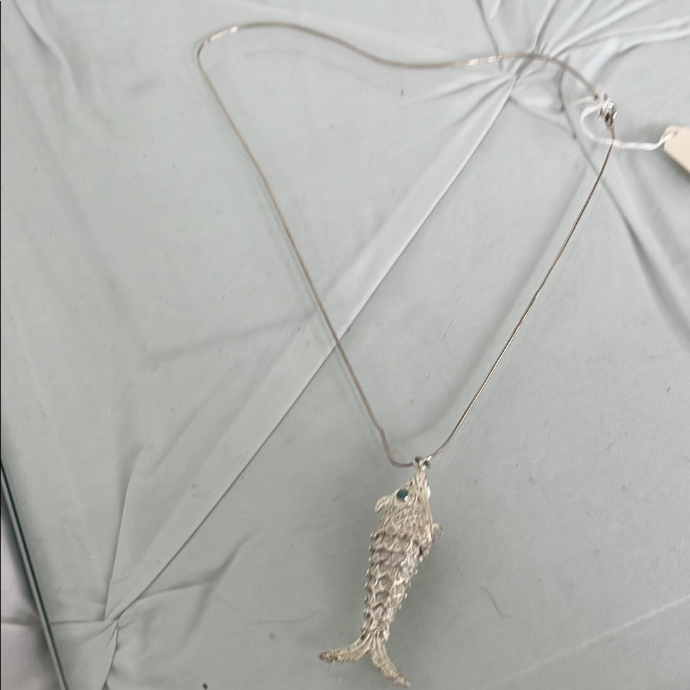 Chic Silver Fish Pendant Necklace